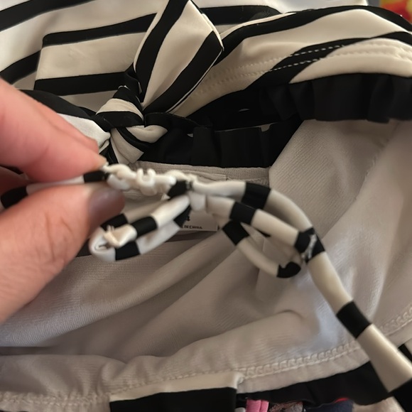 Janie & Jack Barbie vibes swimsuit with black & white stripes size 4 - Picture 6 of 6